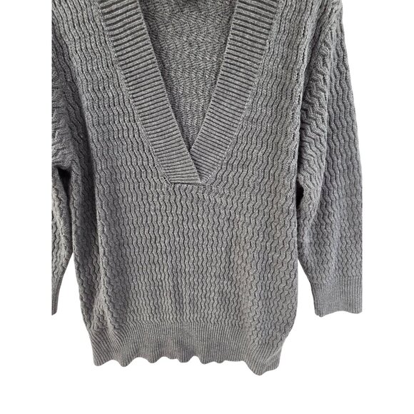 Avenue Needle Works Women's Long Sleeve V-Neck Sweater Gray Size 22/24 - Picture 2 of 6